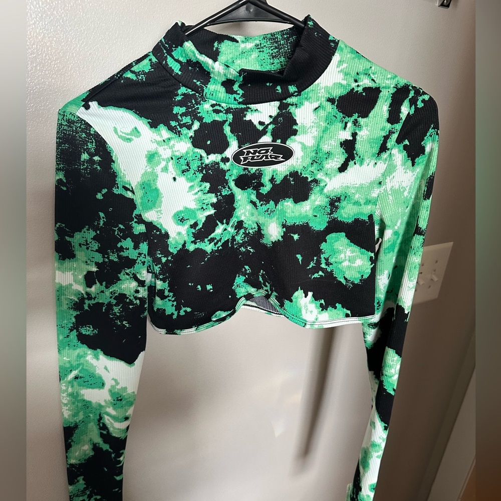 Women’s Crop Top Size Small 🍀